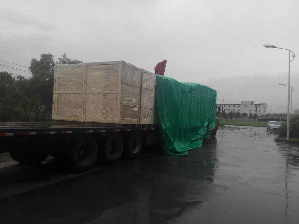2017年6月北京創(chuàng)聯(lián)匯通電氣-雨中發(fā)貨現(xiàn)場(chǎng)，一直以顧客服務(wù)為較好